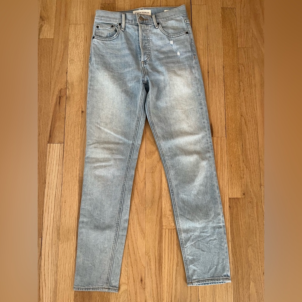 Aritzia Denim Forum The Yoko High Rise Slim Jeans Size 25 Light Wash Cropped